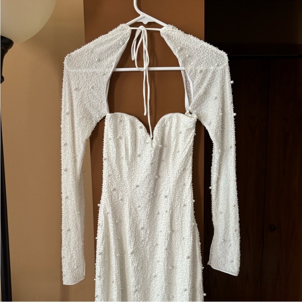 NWT Women’s/juniors size M Fashion Nova ivory Aliza pearl mini dress